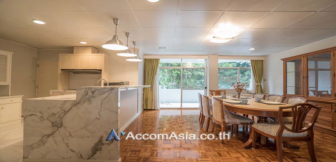 Big Balcony |  4 Bedrooms  Apartment For Rent in Sukhumvit, Bangkok  near BTS Phrom Phong (13000106)