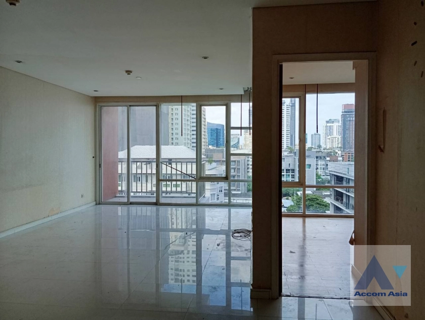 Pet friendly | Fullerton Sukhumvit Condominium  2 Bedroom for Sale & Rent BTS Ekkamai in Sukhumvit Bangkok