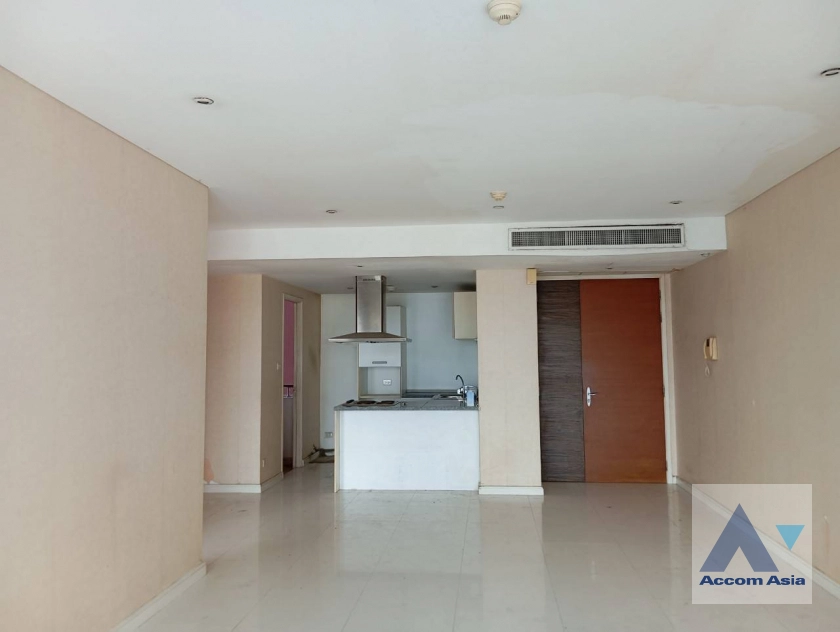 Pet friendly |  2 Bedrooms  Condominium For Rent & Sale in Sukhumvit, Bangkok  near BTS Ekkamai (13000156)