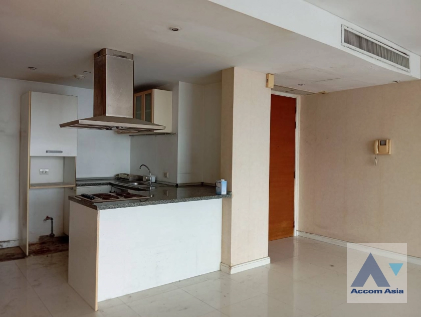 Pet friendly |  2 Bedrooms  Condominium For Rent & Sale in Sukhumvit, Bangkok  near BTS Ekkamai (13000156)