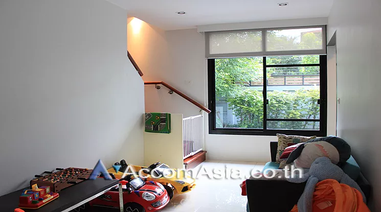 10  4 br House For Rent in sukhumvit ,Bangkok BTS Ekkamai 13000195