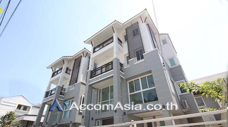  2  3 br Townhouse for rent and sale in sukhumvit ,Bangkok BTS Ekkamai 13000272