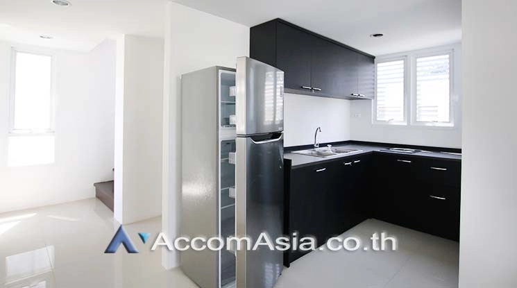 7  3 br Townhouse for rent and sale in sukhumvit ,Bangkok BTS Ekkamai 13000272