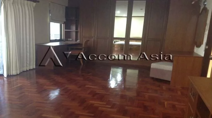  3 Bedrooms  Apartment For Rent in Sukhumvit, Bangkok  near BTS Phrom Phong (13000383)