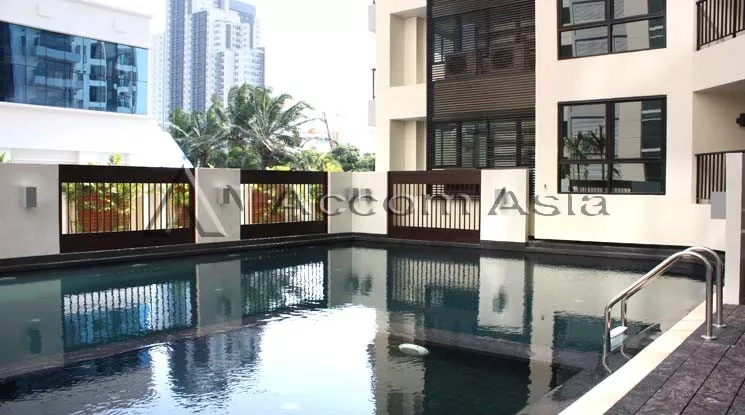  2 Bedrooms  Condominium For Rent in Sukhumvit, Bangkok  near BTS Thong Lo (13000495)