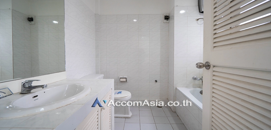 13  4 br Townhouse For Rent in Sukhumvit ,Bangkok BTS Phrom Phong 13000502