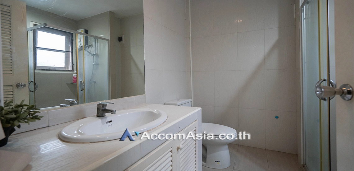 12  4 br Townhouse For Rent in Sukhumvit ,Bangkok BTS Phrom Phong 13000502