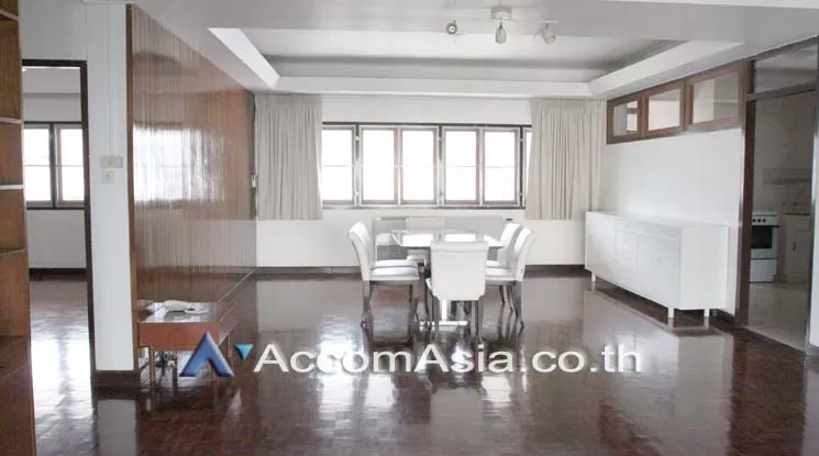  3 Bedrooms  Apartment For Rent in Sukhumvit, Bangkok  near BTS Nana - MRT Sukhumvit (13000504)