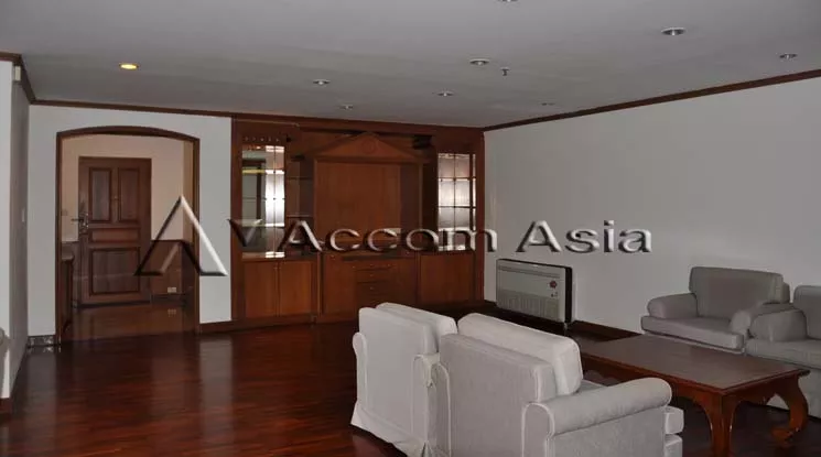  2 Bedrooms  Apartment For Rent in Sukhumvit, Bangkok  near BTS Nana - MRT Sukhumvit (13000583)