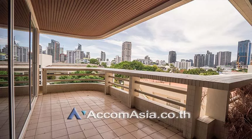 Pet friendly |  3 Bedrooms  Condominium For Rent in Sukhumvit, Bangkok  near BTS Phrom Phong (13000584)