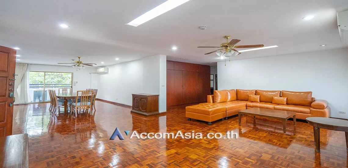 Pet friendly |  3 Bedrooms  Apartment For Rent in Sukhumvit, Bangkok  near BTS Phrom Phong (13000631)