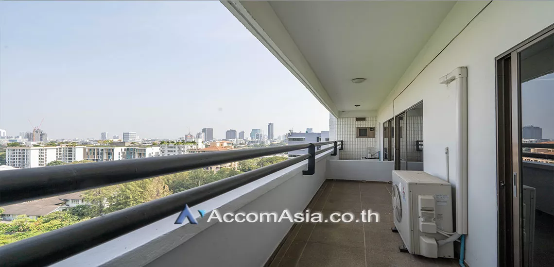  3 Bedrooms  Apartment For Rent in Sukhumvit, Bangkok  near BTS Phrom Phong (13000655)