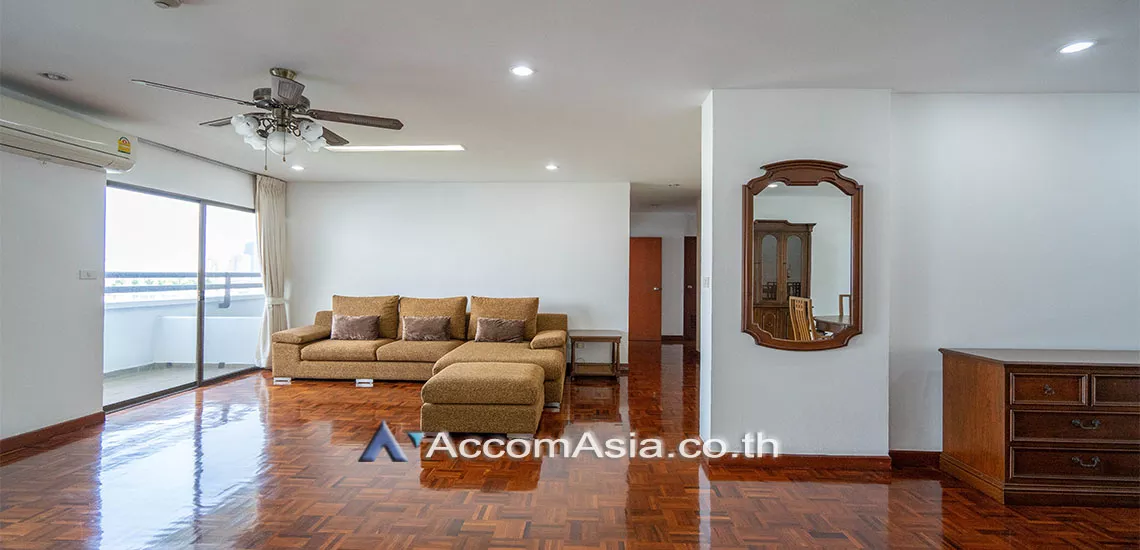  3 Bedrooms  Apartment For Rent in Sukhumvit, Bangkok  near BTS Phrom Phong (13000655)