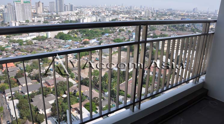  2 Bedrooms  Apartment For Rent in Sukhumvit, Bangkok  near BTS Ekkamai (13000660)