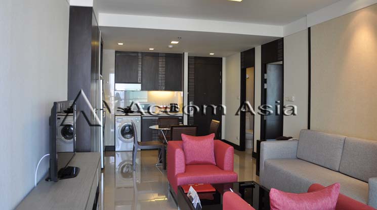  2 Bedrooms  Apartment For Rent in Sukhumvit, Bangkok  near BTS Ekkamai (13000661)