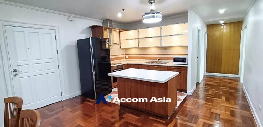  2 Bedrooms  Condominium For Rent in Sukhumvit, Bangkok  near BTS Nana (13000714)