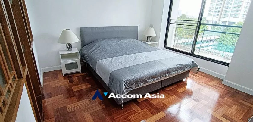  2 Bedrooms  Condominium For Rent in Sukhumvit, Bangkok  near BTS Nana (13000714)