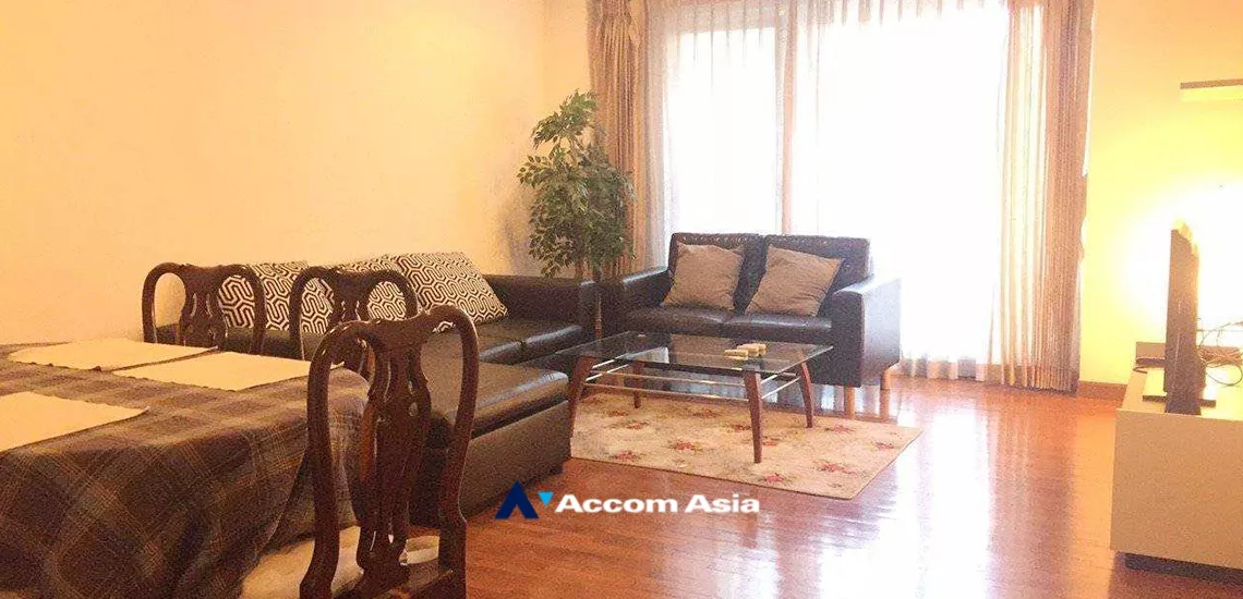 Corner Unit |  3 Bedrooms  Condominium For Rent in Sukhumvit, Bangkok  near BTS Nana (13000755)