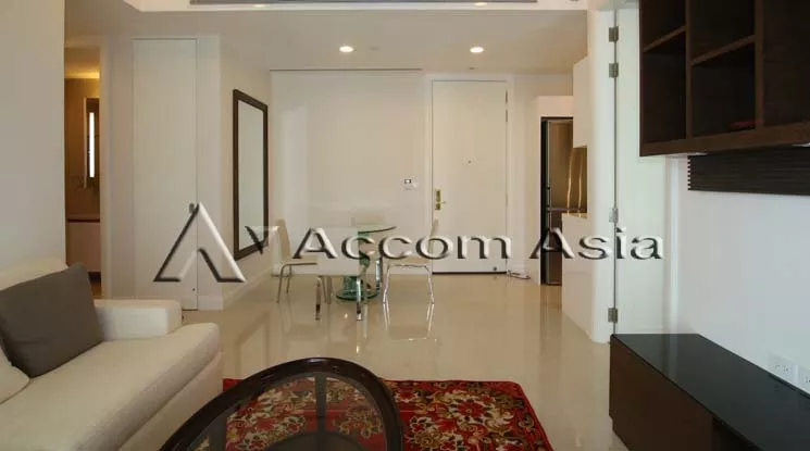  2 Bedrooms  Condominium For Rent in Ploenchit, Bangkok  near BTS Chitlom (13000766)