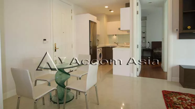  2 Bedrooms  Condominium For Rent in Ploenchit, Bangkok  near BTS Chitlom (13000766)