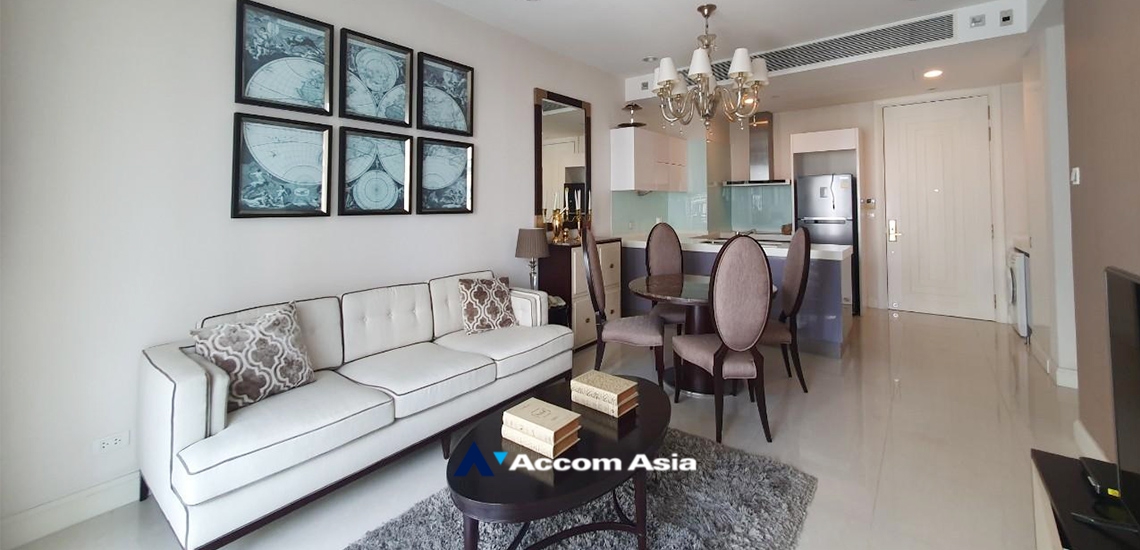  2 Bedrooms  Condominium For Rent in Ploenchit, Bangkok  near BTS Chitlom (13000784)