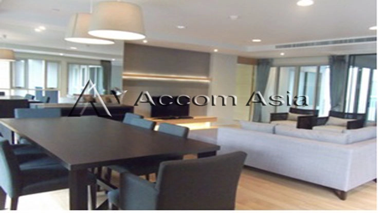  4 Bedrooms  Apartment For Rent in Ploenchit, Bangkok  near BTS Chitlom (13000791)