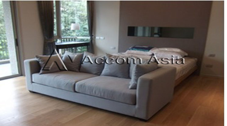  4 Bedrooms  Apartment For Rent in Ploenchit, Bangkok  near BTS Chitlom (13000791)