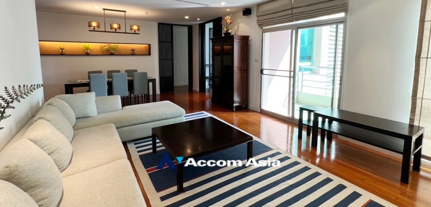 Pet friendly |  3 Bedrooms  Condominium For Rent in Ploenchit, Bangkok  near BTS Chitlom (13000840)