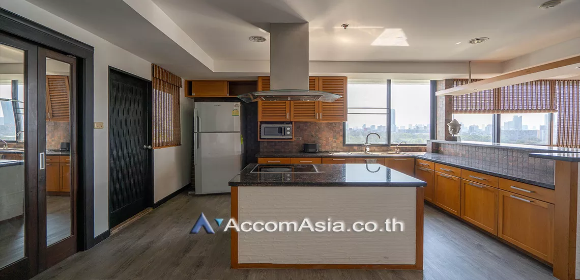 Big Balcony |  2 Bedrooms  Condominium For Rent in Sukhumvit, Bangkok  near BTS Nana (13000866)