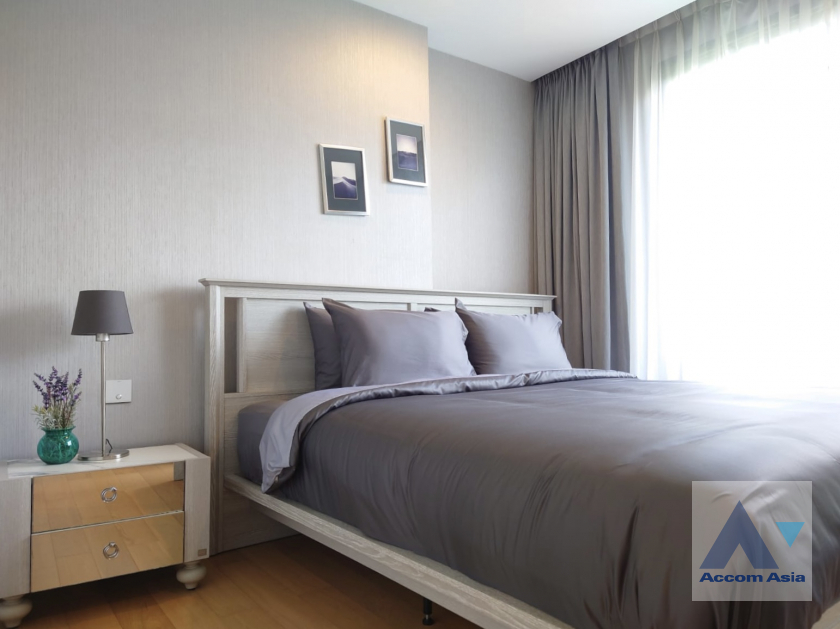  2 Bedrooms  Condominium For Rent & Sale in Silom, Bangkok  near BTS Chong Nonsi (13000918)