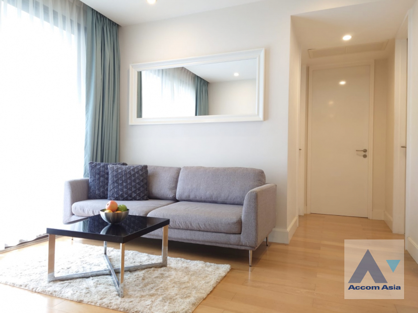  2 Bedrooms  Condominium For Rent & Sale in Silom, Bangkok  near BTS Chong Nonsi (13000918)