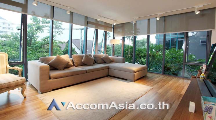  2 Bedrooms  Condominium For Rent in Phaholyothin, Bangkok  near BTS Ari (13001072)