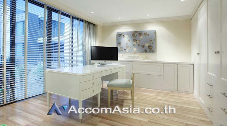  2 Bedrooms  Condominium For Rent in Phaholyothin, Bangkok  near BTS Ari (13001072)