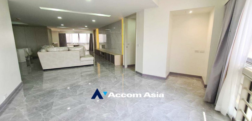 Pet friendly |  3 Bedrooms  Condominium For Rent in Sukhumvit, Bangkok  near BTS Phrom Phong (13001082)