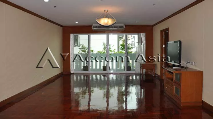  4 Bedrooms  Apartment For Rent in Sukhumvit, Bangkok  near BTS Asok - MRT Sukhumvit (13001207)