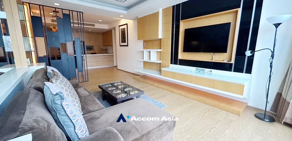  2 Bedrooms  Condominium For Rent in Sukhumvit, Bangkok  near BTS Nana (13001254)