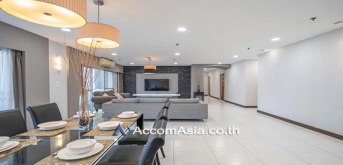  3 Bedrooms  Condominium For Rent in Sukhumvit, Bangkok  near BTS Phrom Phong (20880)