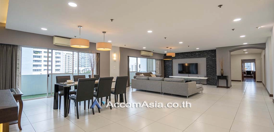  3 Bedrooms  Condominium For Rent in Sukhumvit, Bangkok  near BTS Phrom Phong (20880)