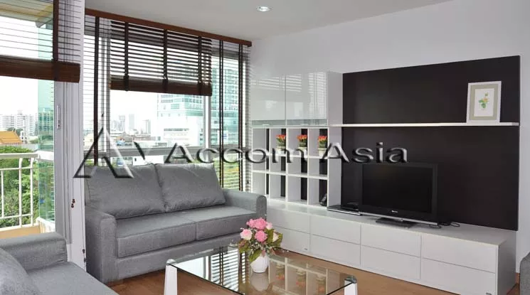  2 Bedrooms  Condominium For Rent in Sukhumvit, Bangkok  near BTS Ekkamai (13001353)