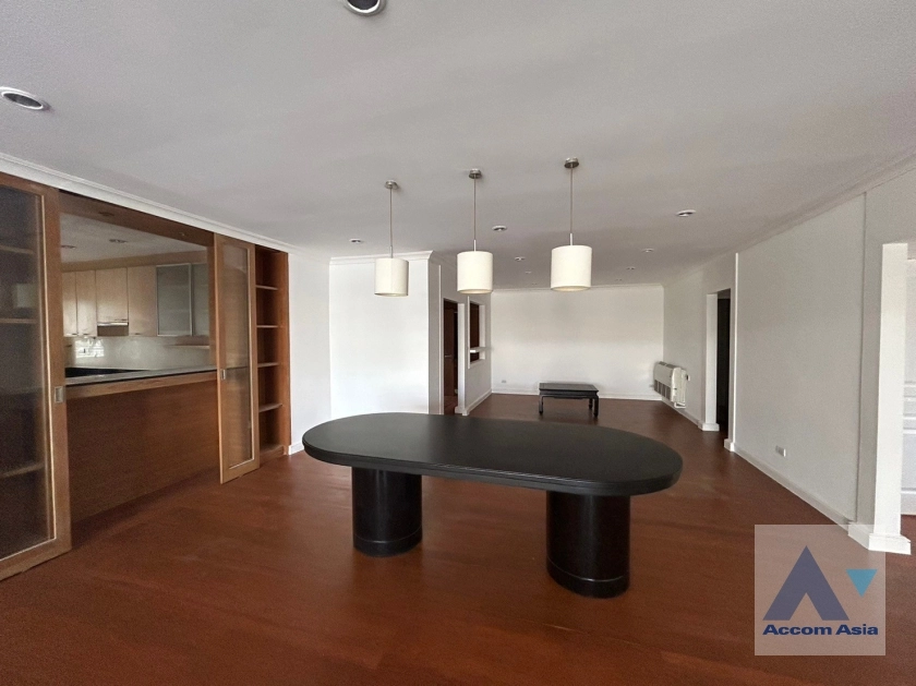 Big Balcony, Pet friendly |  3 Bedrooms  Apartment For Rent in Sukhumvit, Bangkok  near BTS Phrom Phong (13001421)