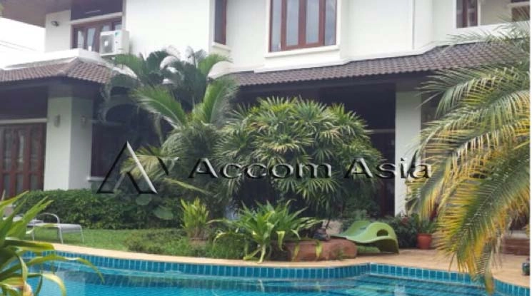 Private Swimming Pool |  4 Bedrooms  House For Rent & Sale in Pattanakarn, Bangkok  near BTS On Nut (13001471)