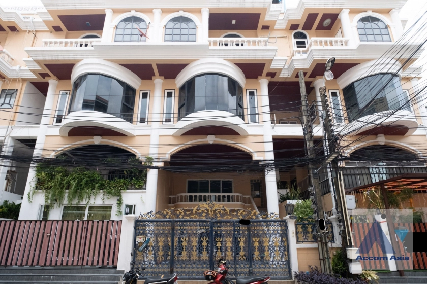  2  5 br Townhouse For Rent in Sukhumvit ,Bangkok BTS Thong Lo at Thonglo Classic Home 13001499