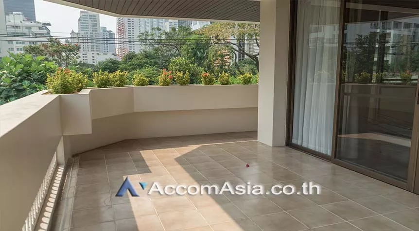 Huge Terrace, Pet friendly |  3 Bedrooms  Apartment For Rent in Sukhumvit, Bangkok  near BTS Phrom Phong (10220)