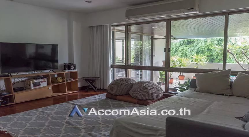 Huge Terrace, Pet friendly |  3 Bedrooms  Apartment For Rent in Sukhumvit, Bangkok  near BTS Phrom Phong (10220)