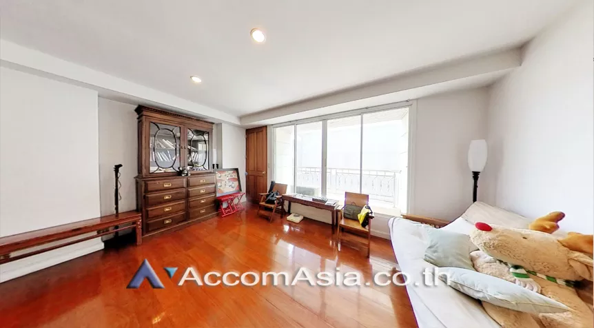  2 Bedrooms  Condominium For Sale in Ploenchit, Bangkok  near BTS Ratchadamri (13001591)