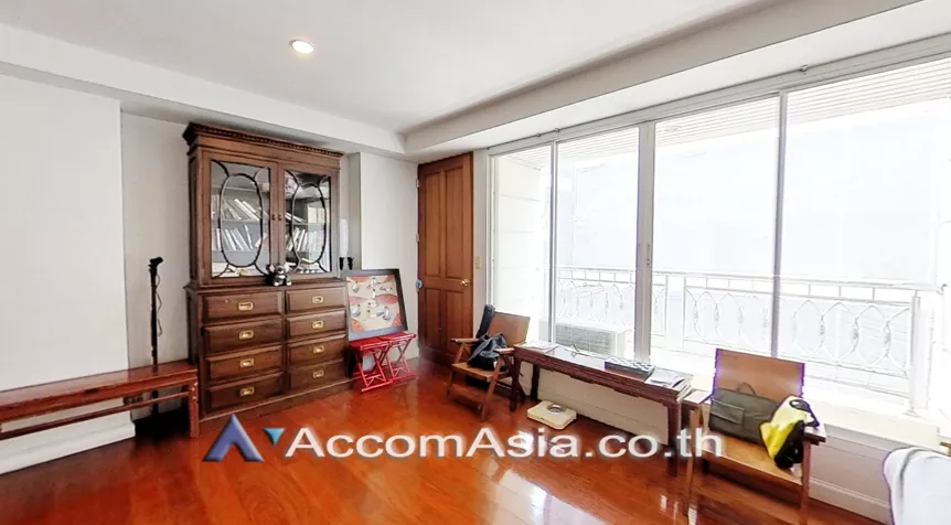  2 Bedrooms  Condominium For Sale in Ploenchit, Bangkok  near BTS Ratchadamri (13001591)