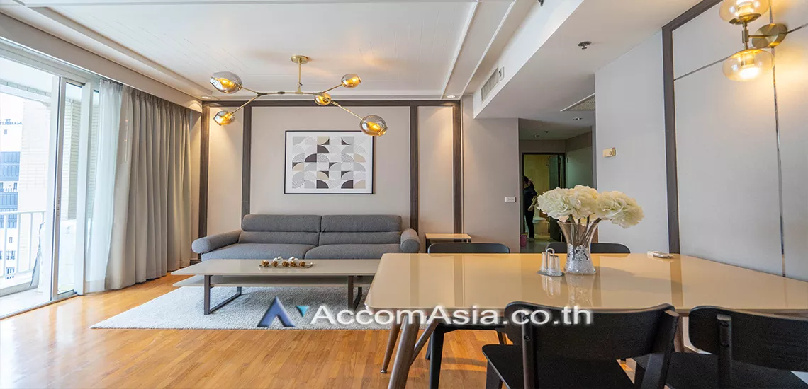  1 Bedroom  Condominium For Rent in Ploenchit, Bangkok  near BTS Chitlom (13001594)