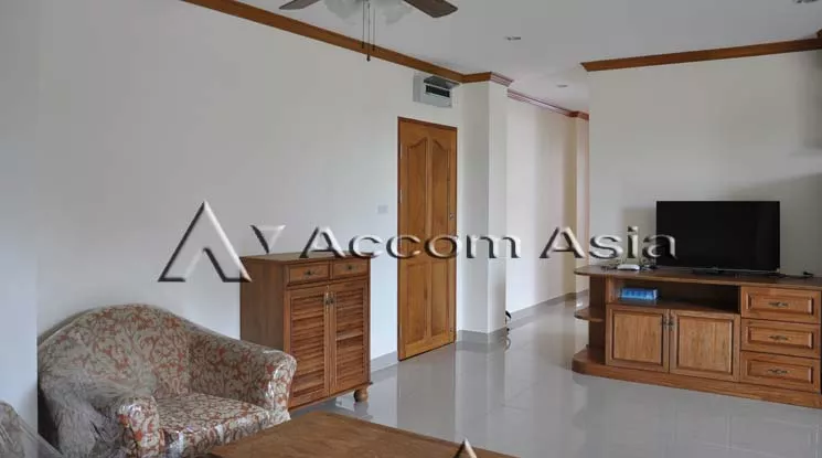  3 Bedrooms  Apartment For Rent in Sukhumvit, Bangkok  near BTS Phrom Phong (13001632)