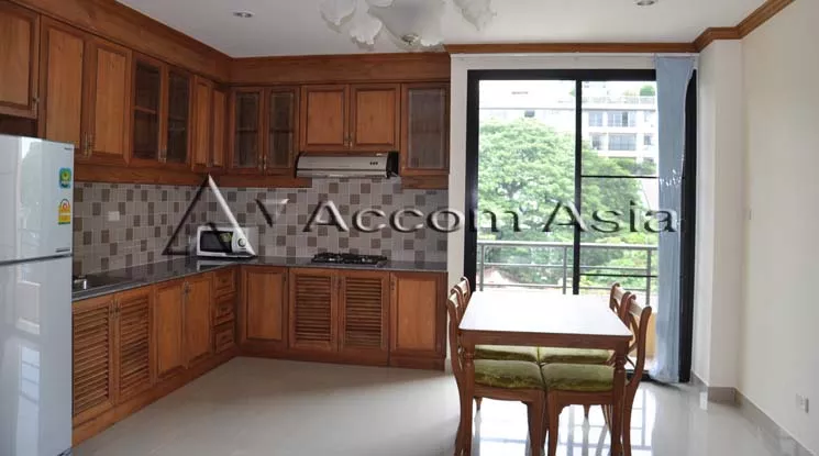  3 Bedrooms  Apartment For Rent in Sukhumvit, Bangkok  near BTS Phrom Phong (13001632)