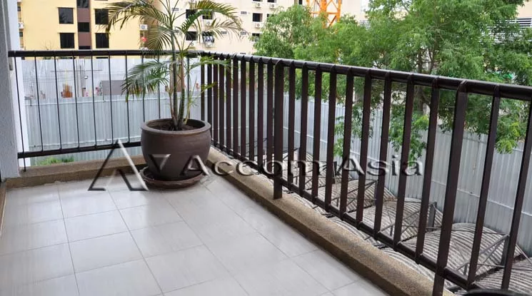  3 Bedrooms  Apartment For Rent in Sukhumvit, Bangkok  near BTS Phrom Phong (13001634)